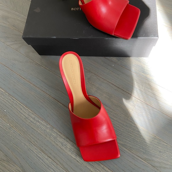 Bottega Veneta Leather Stretch Sandals - Picture 5 of 5